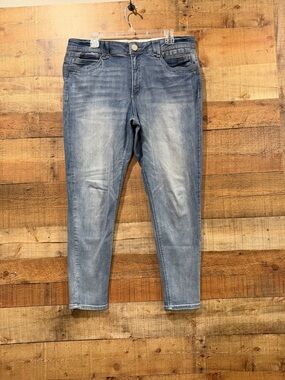 Democracy Light Blue Jeans With Slimming Abdominal Panel Size 16